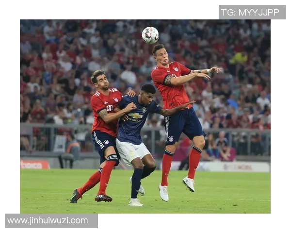 曼联与拜仁足球明星赛激情对决星光璀璨展现足球魅力与友谊精神